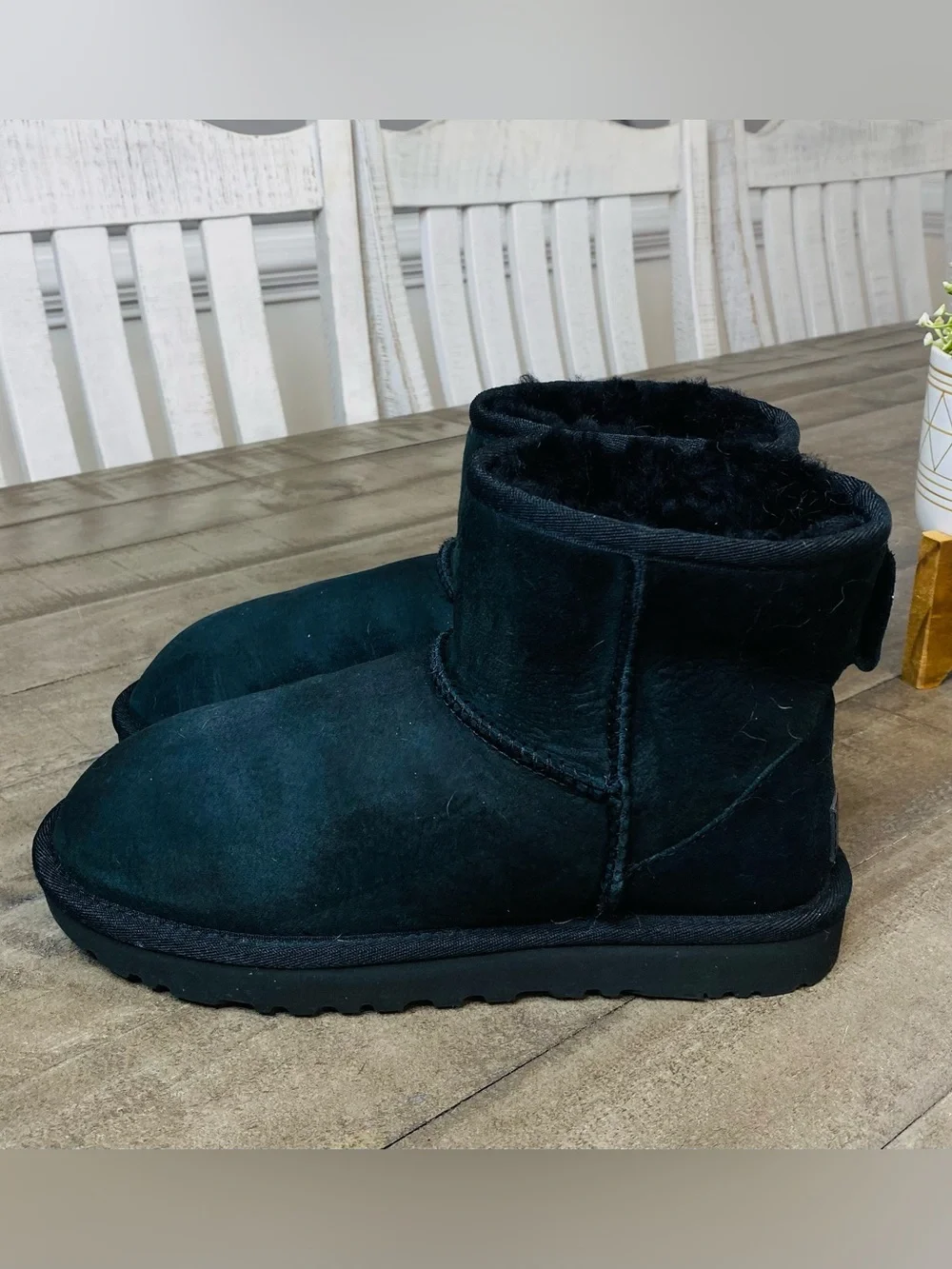 UGG Classic Mini II Boots Black Suede Sheepskin Ankle Booties Size 7